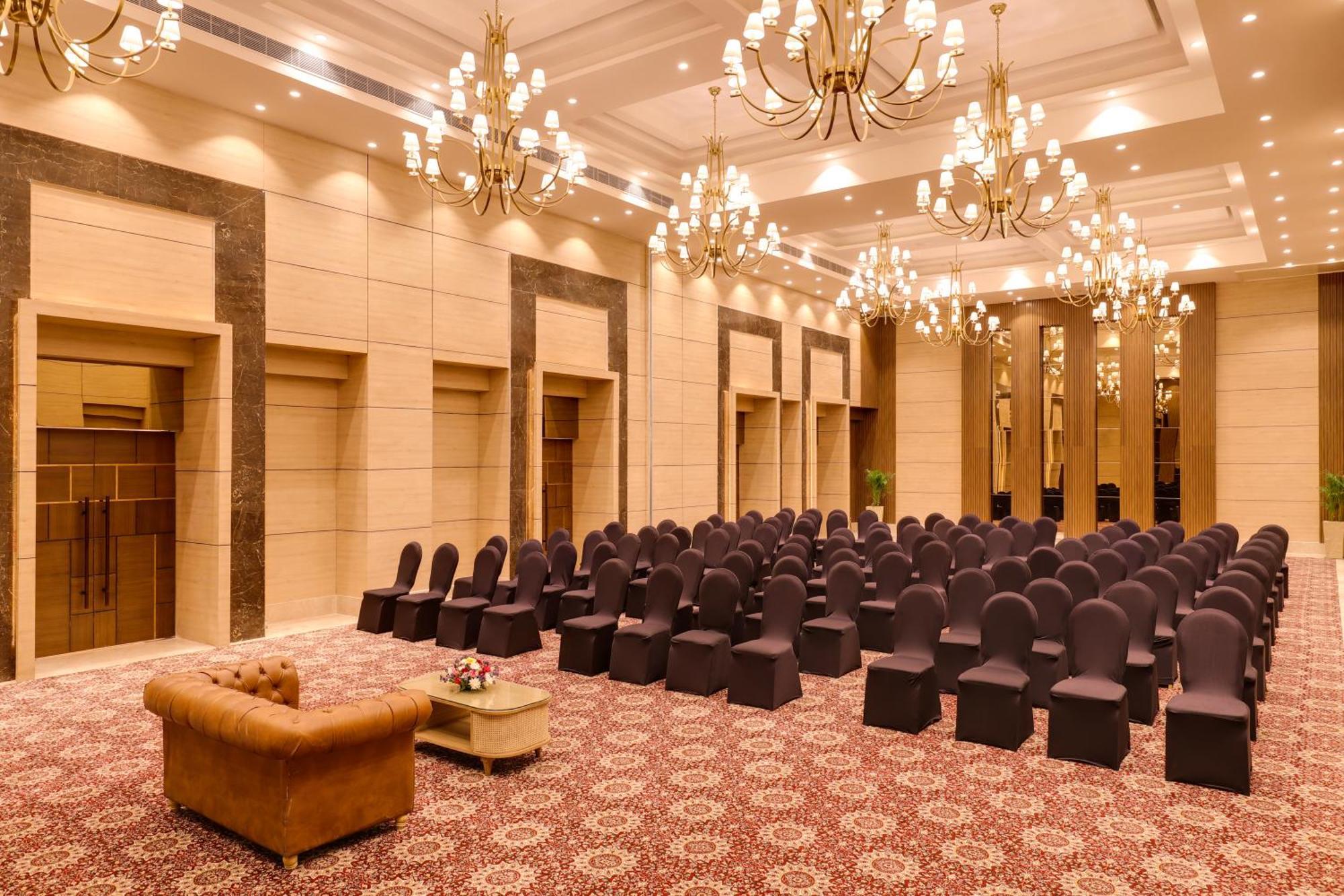 Lemon Tree Hotel, Рішикеш Екстер'єр фото