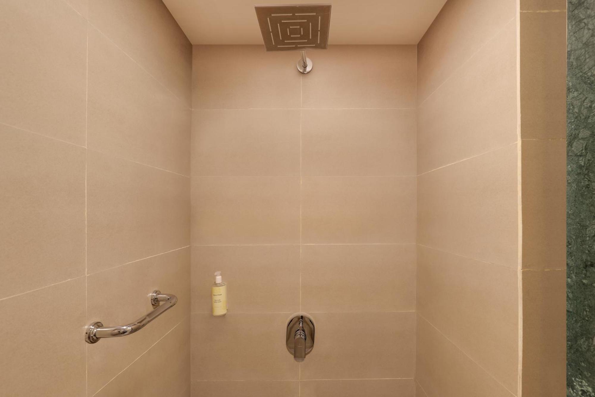 Lemon Tree Hotel, Рішикеш Екстер'єр фото