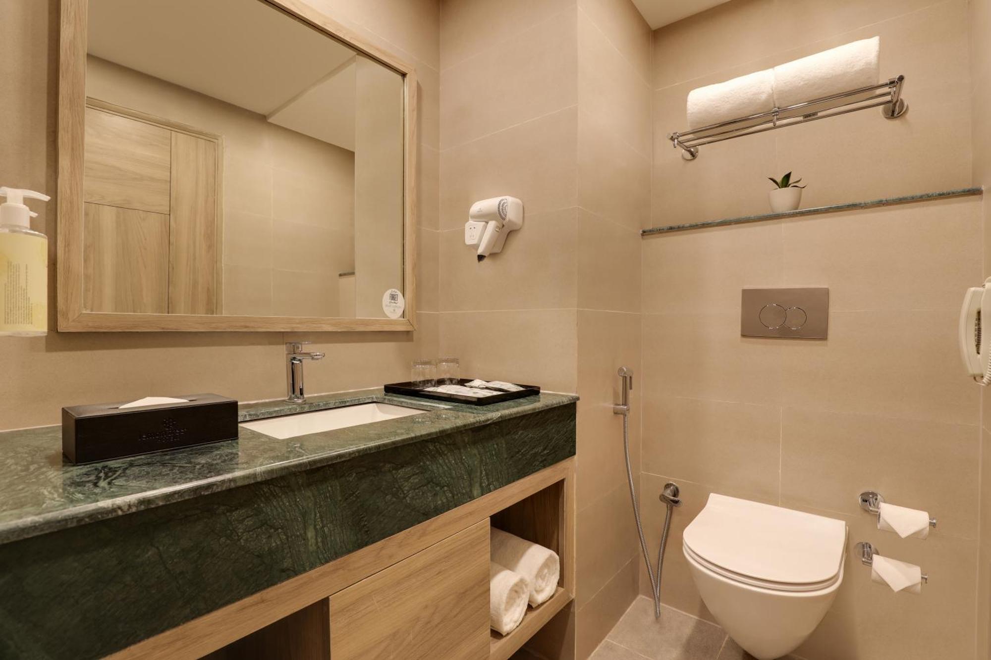 Lemon Tree Hotel, Рішикеш Екстер'єр фото